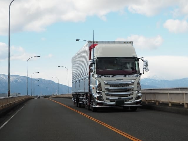 整備ミスは思い込みから始まる。ガソリン車の常識はディーゼルじゃ通用しない 4 DPF再生後、しっかりと街を走るディーゼル車