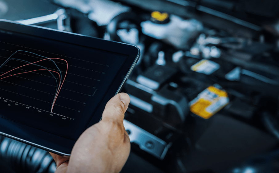 消えない警告灯。消えたのは整備士の信用 2 スキャンツールでTPMSエラーコードを確認している画面