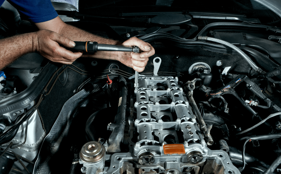 整備士が買ってよかったもの…結論はコメント欄で 2 工具を使ってラクになっている様子のイメージ